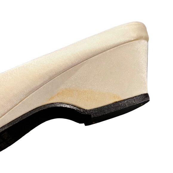 Victoria’s Secret Gold Label Vtg Slipper Low Heel Cream Satin Leather Sole 5 / 6 - Picture 10 of 10